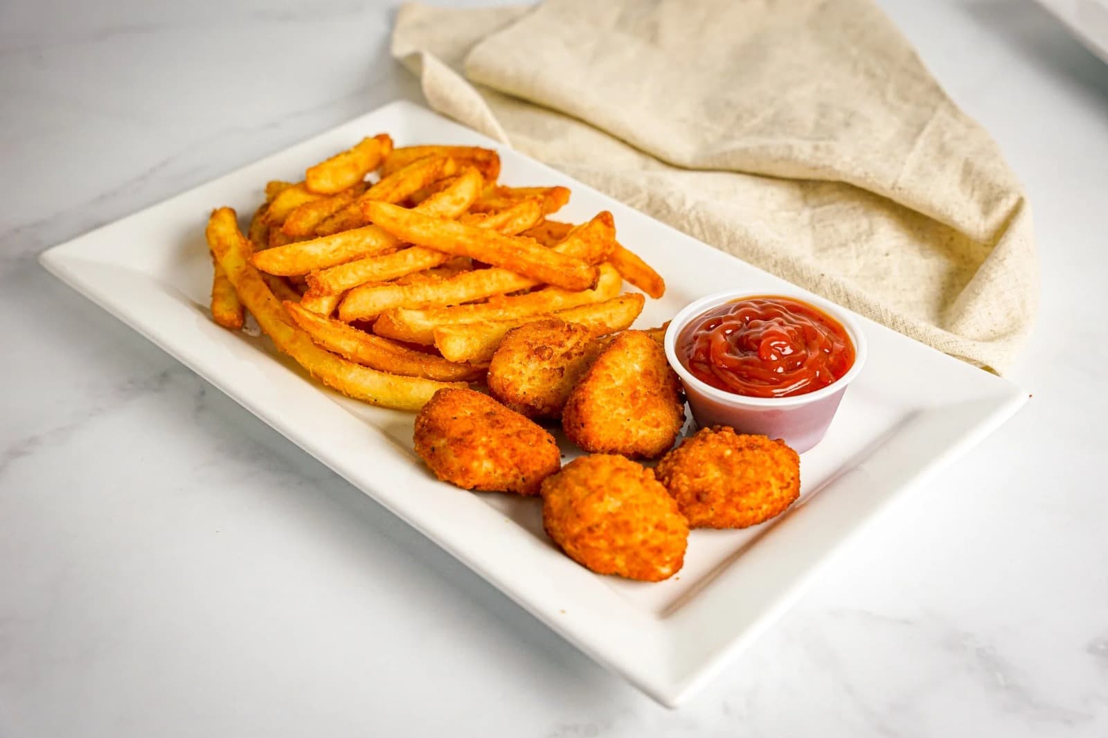 Orden de Nugget con Papas