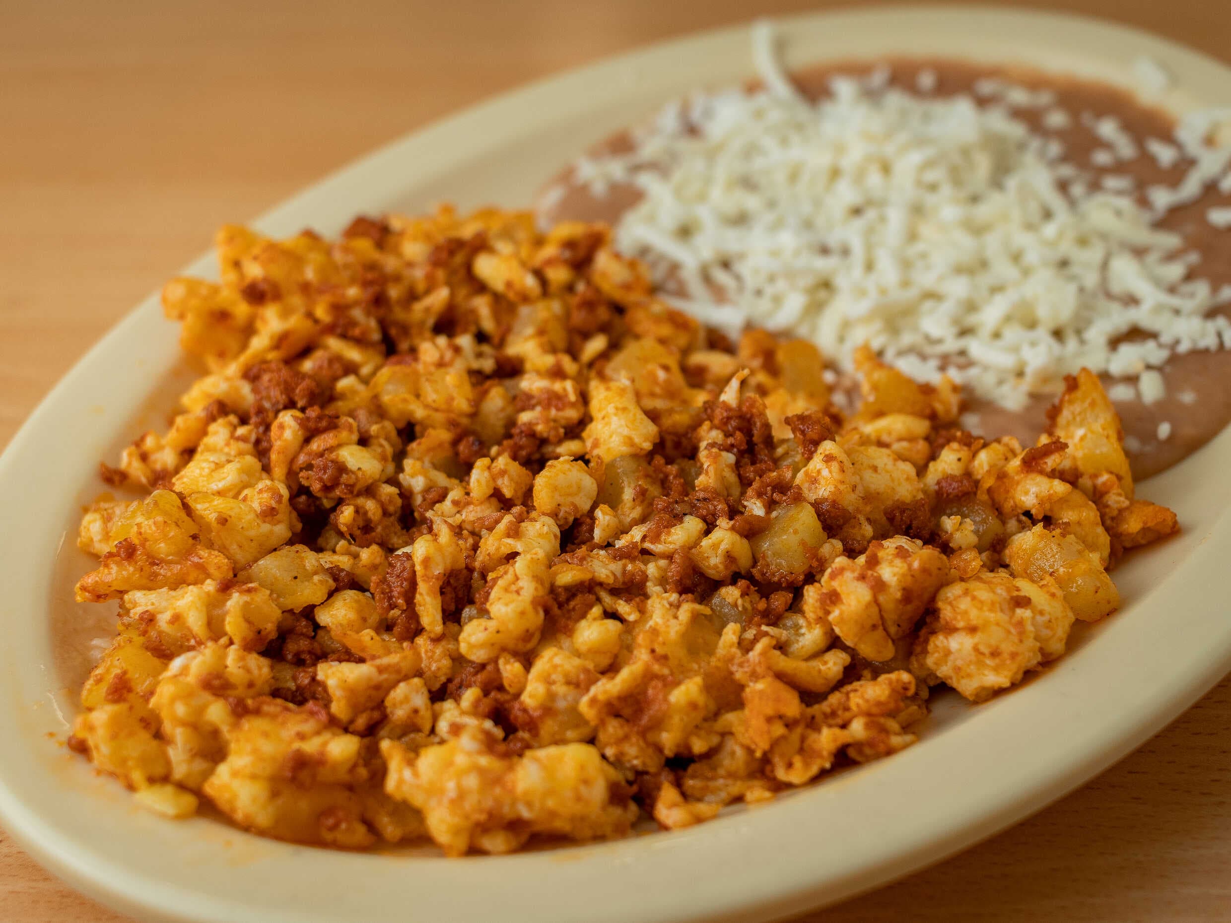 Huevos con Papa y Chorizo