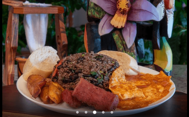 Gallo Pinto con Plátano Maduro