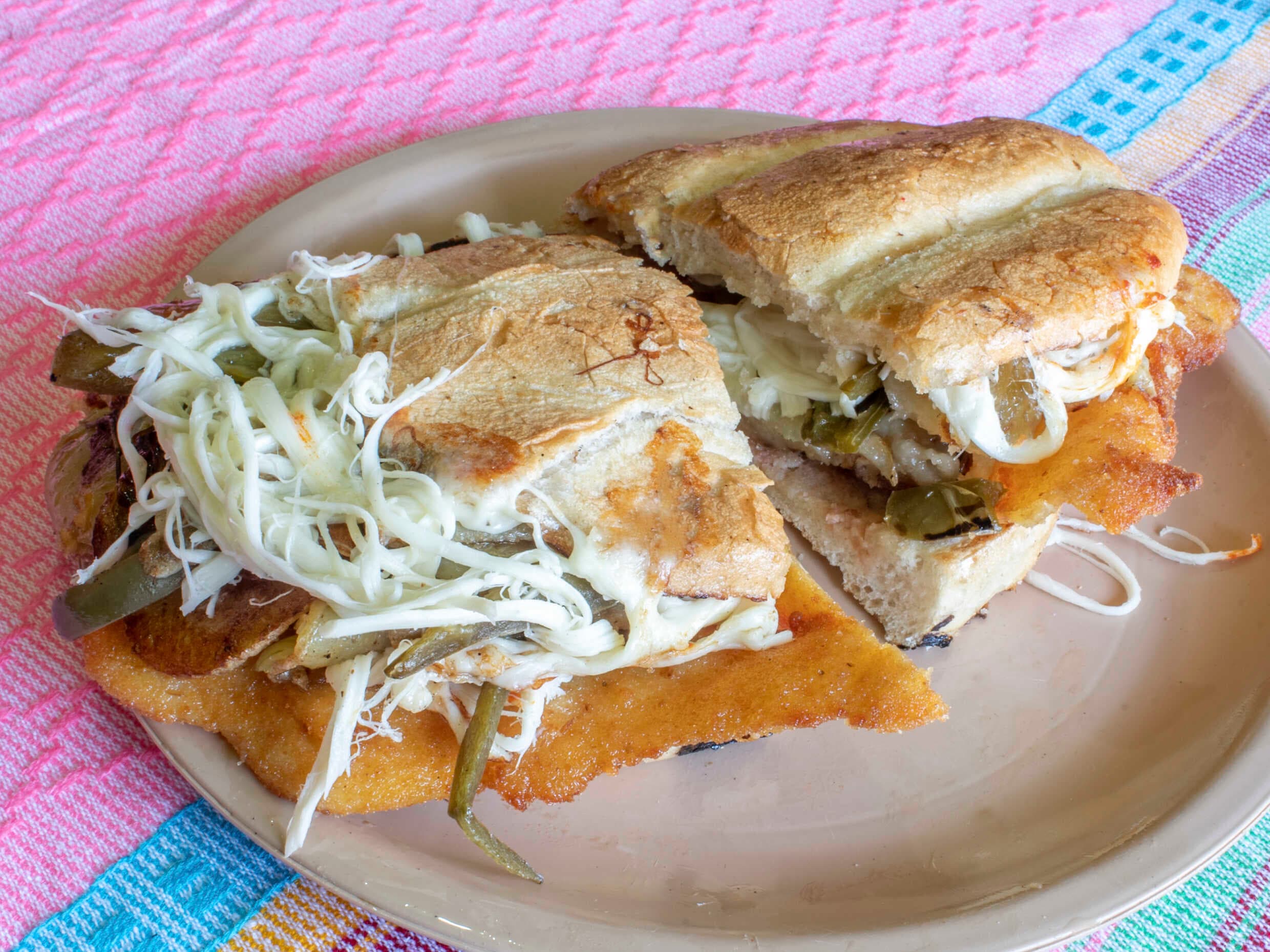 Torta de Milanesa de Pollo Mediana