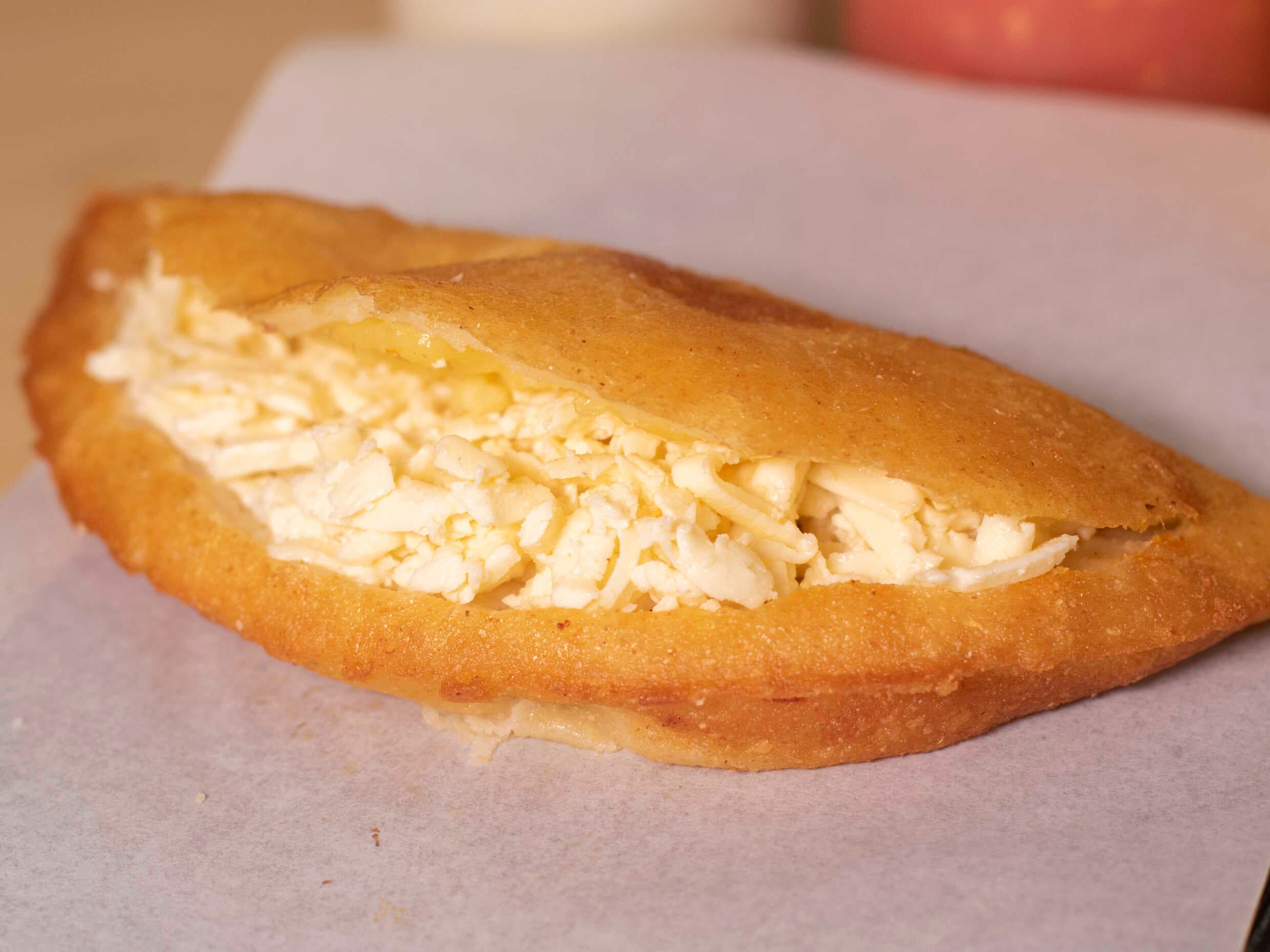Empanada de Queso Solterita