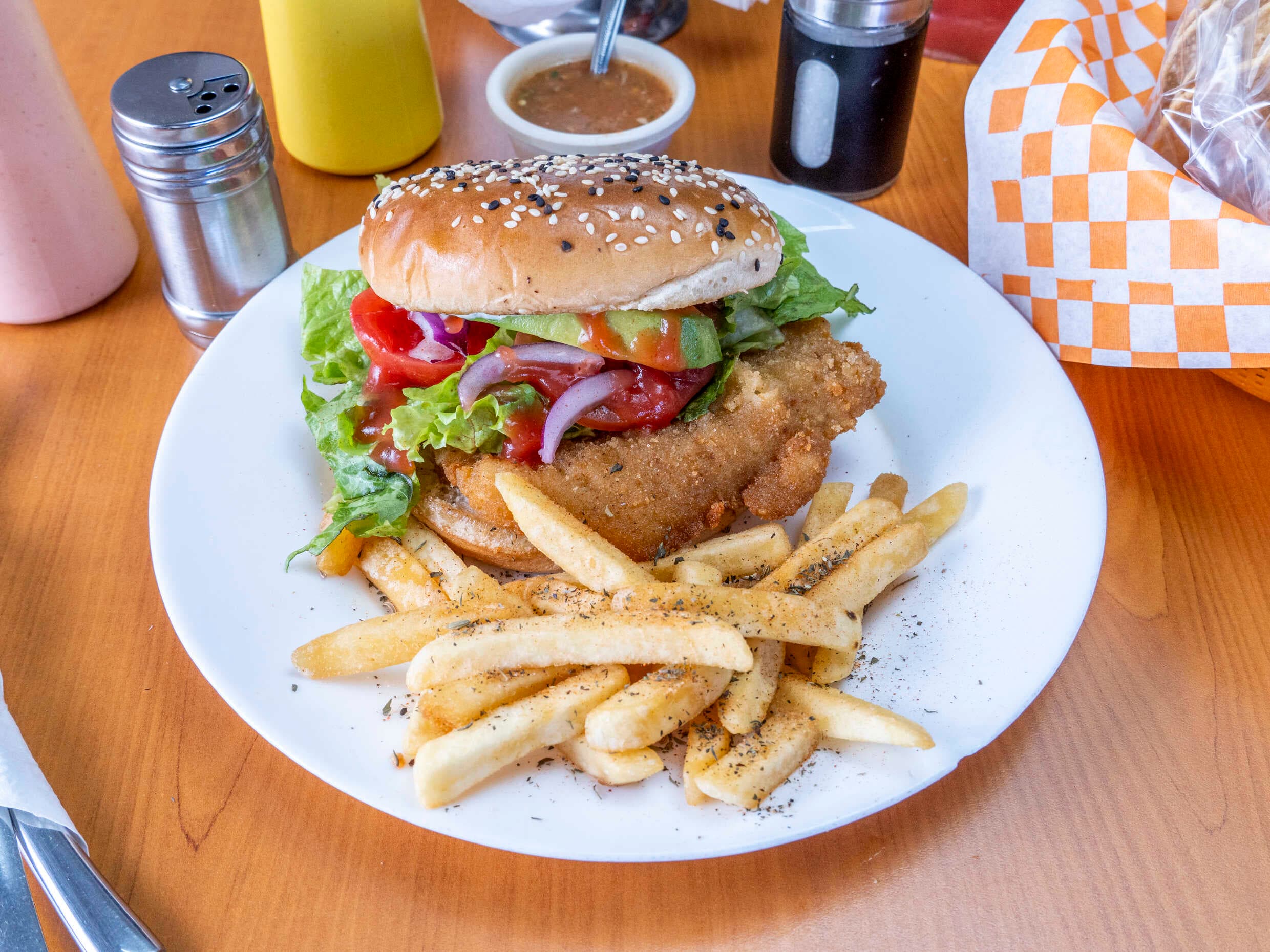 Paquete:Hamburguesa Camarón+Papas o Arroz