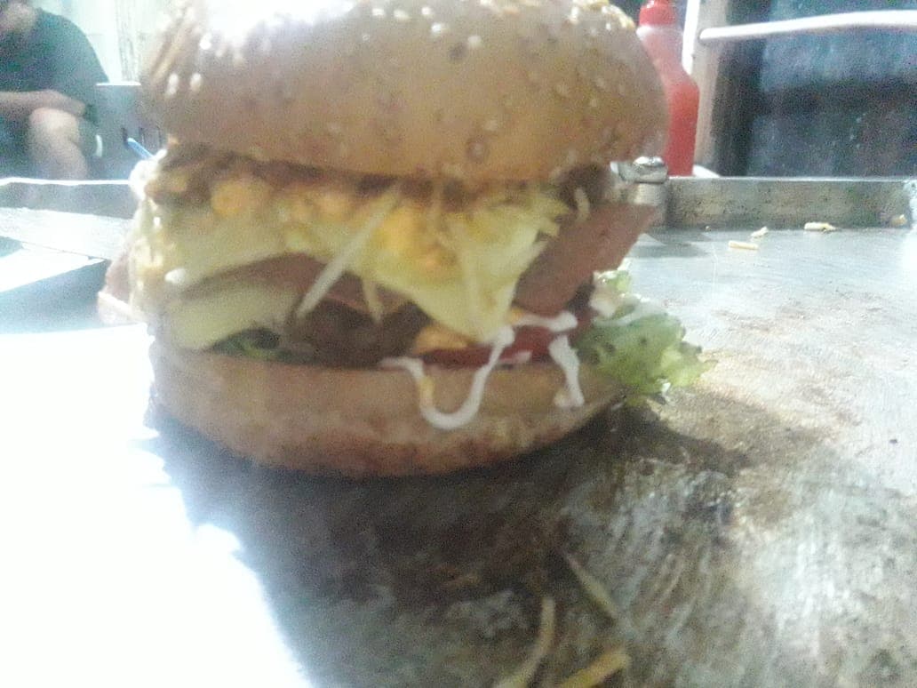Combo Hamburguesa Clásica + Papa+ limonada