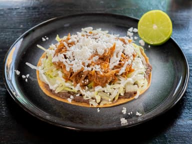 Tostada de Tinga