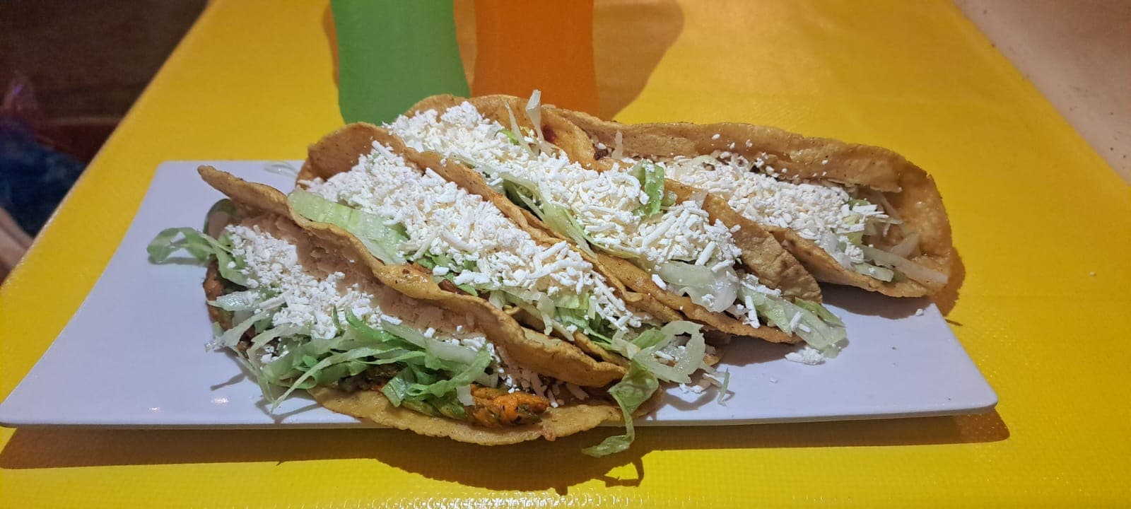 4 Quesadillas a Elegir + 2 Refrescos