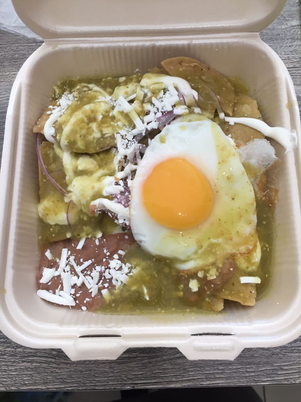 Chilaquiles Verdes con Huevo