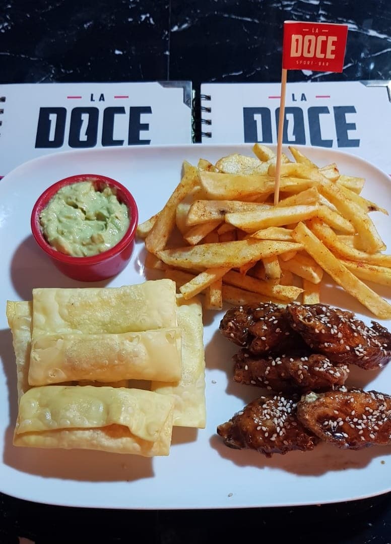 Alitas más Tequeños