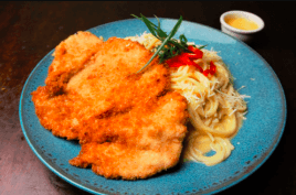Milanesa de Pollo con Espagueti a la Huancaína