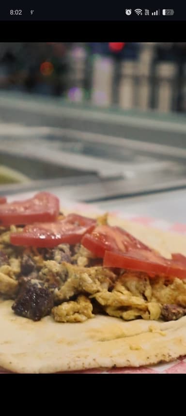 Burrito Sulluk (Chorizo Libeanes y Huevo)