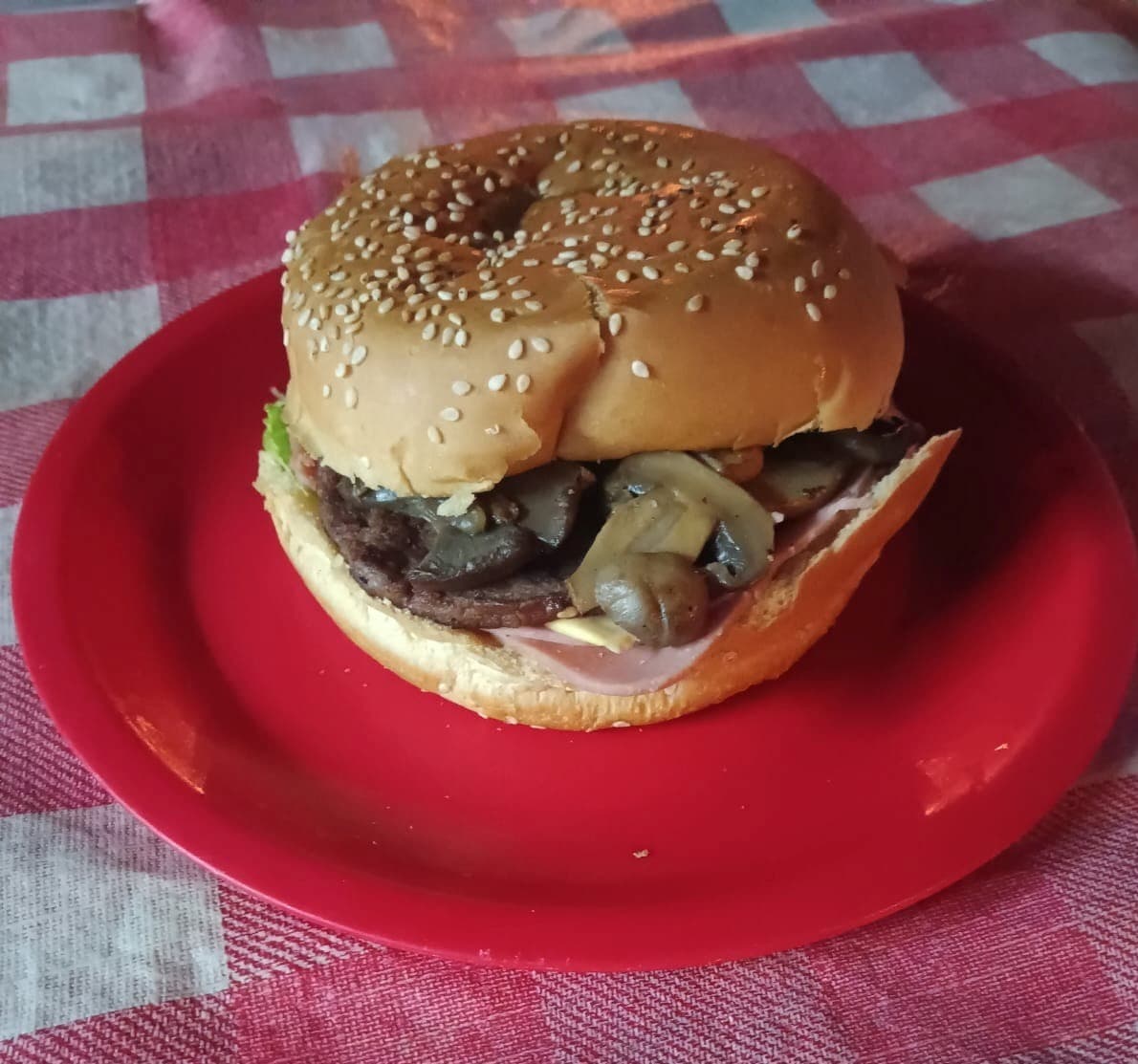 Hamburguesa con Champiñones