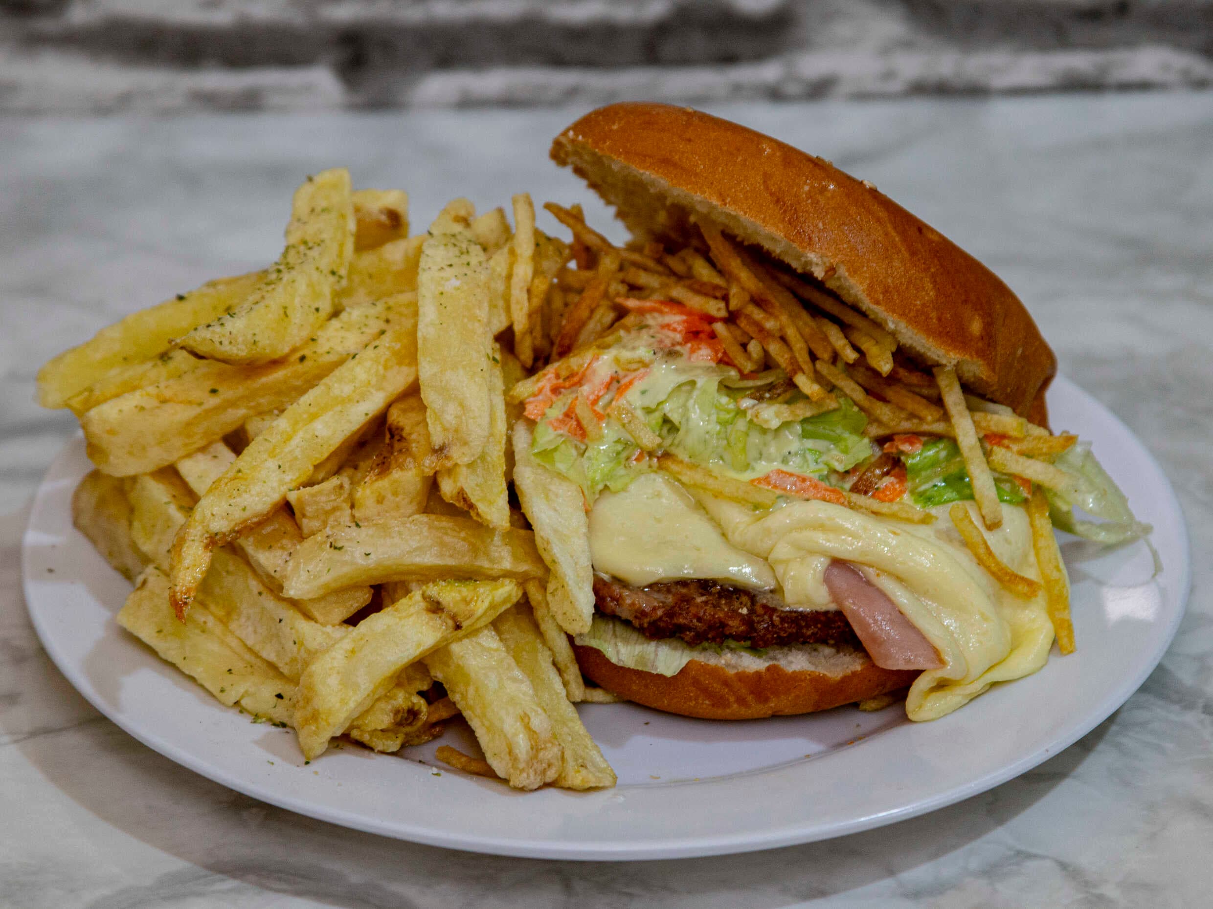 Rusty's Burger con Jamón y Queso