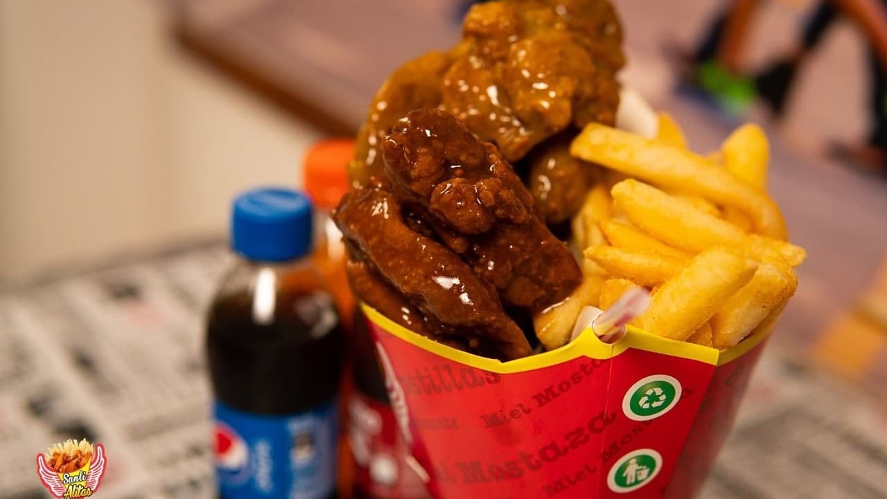 (Combo 10) 13 Alitas + Papas + Bebida