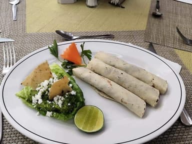 Tacos de Cecina, Pollo o Tasajo