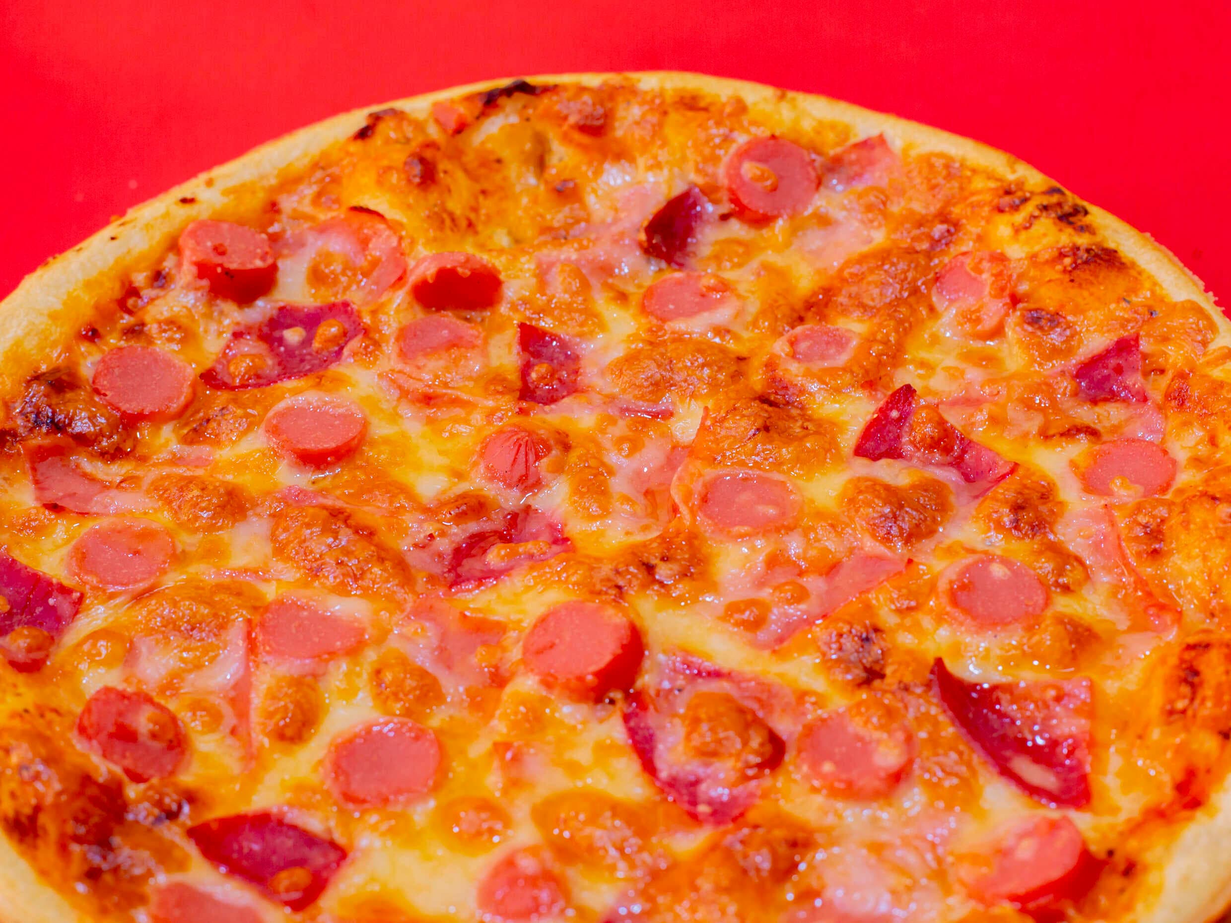 Pizza Chica Carnes Frías Individual