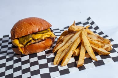 CheeseBurger Doble Smash con Papas