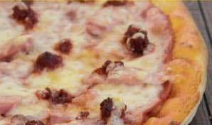Pizza de Carnes Frías