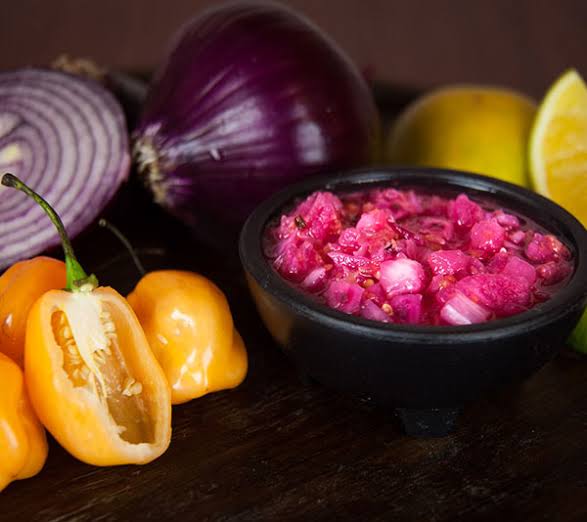 RAJAS DE CEBOLLA MORADA CON HABANERO