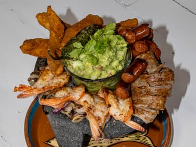 Molcajete Caliente