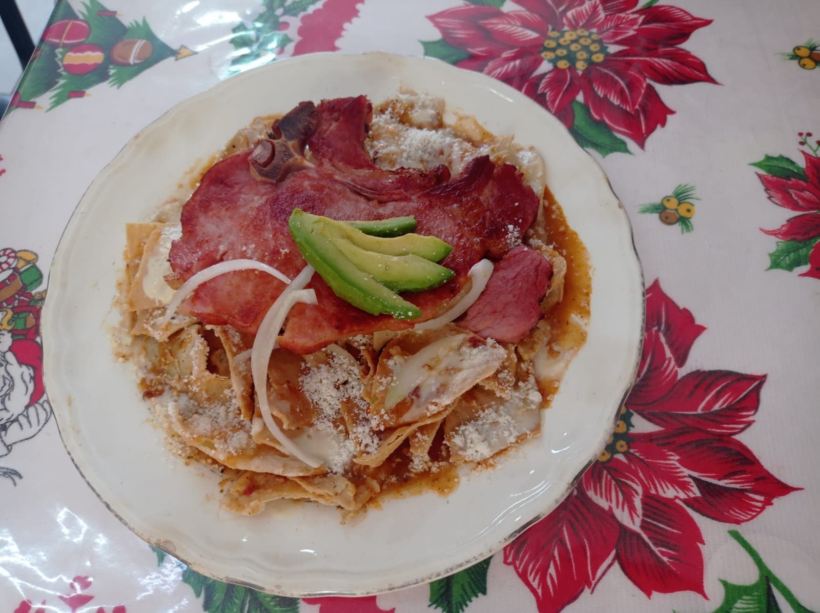 Chilaquiles con Chuleta Ahumada