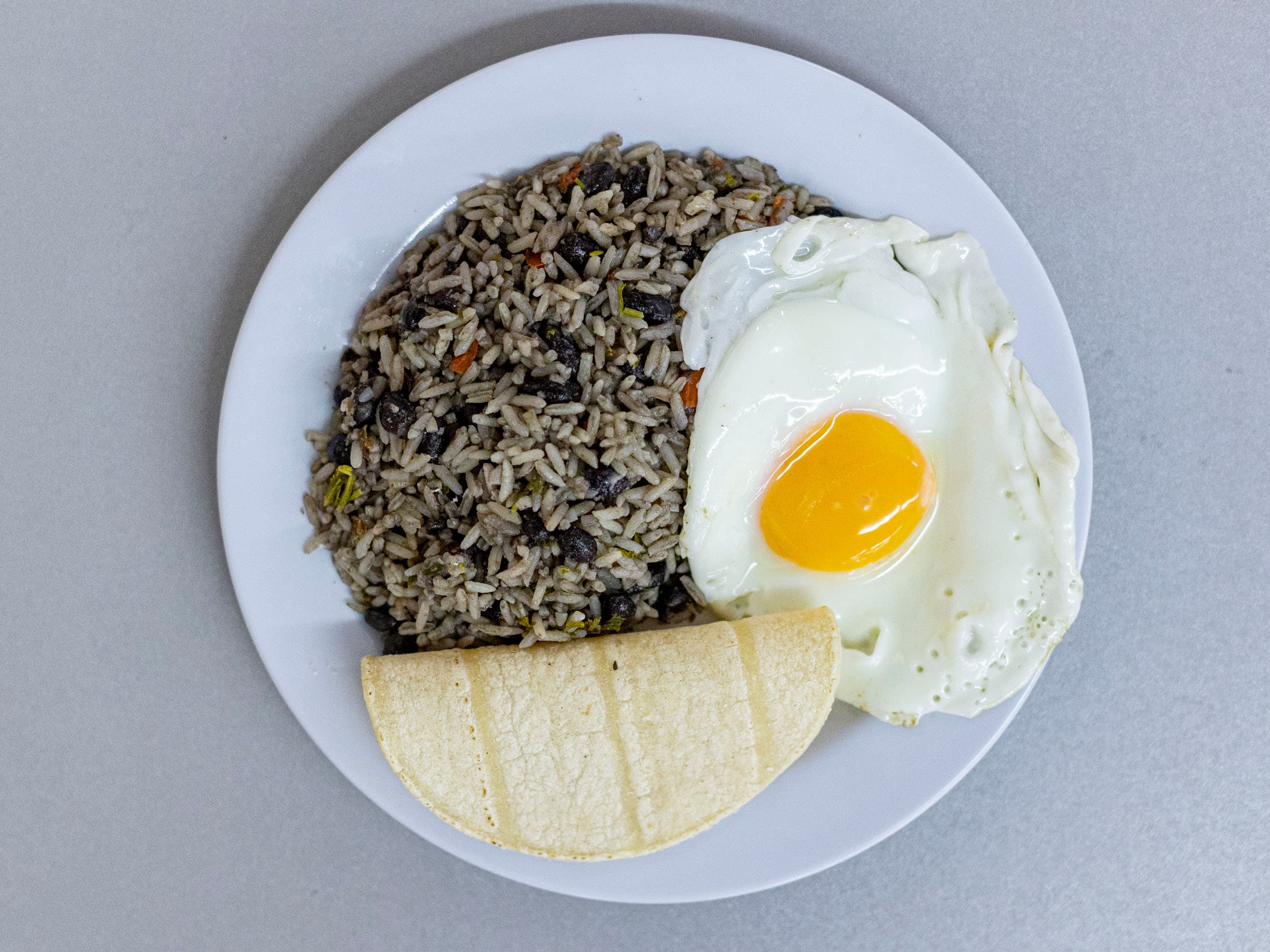Gallo Pinto Con Huevo