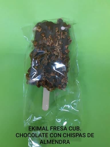 ESQUIMAL DE VAINILLA CON CHISPAS DE NUEZ