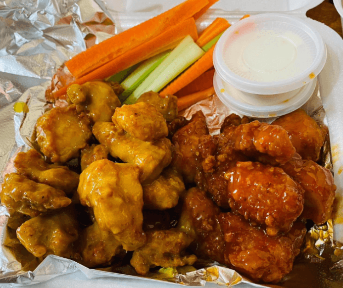 COMBO #4 BONELESS CON PAPAS Y AROS