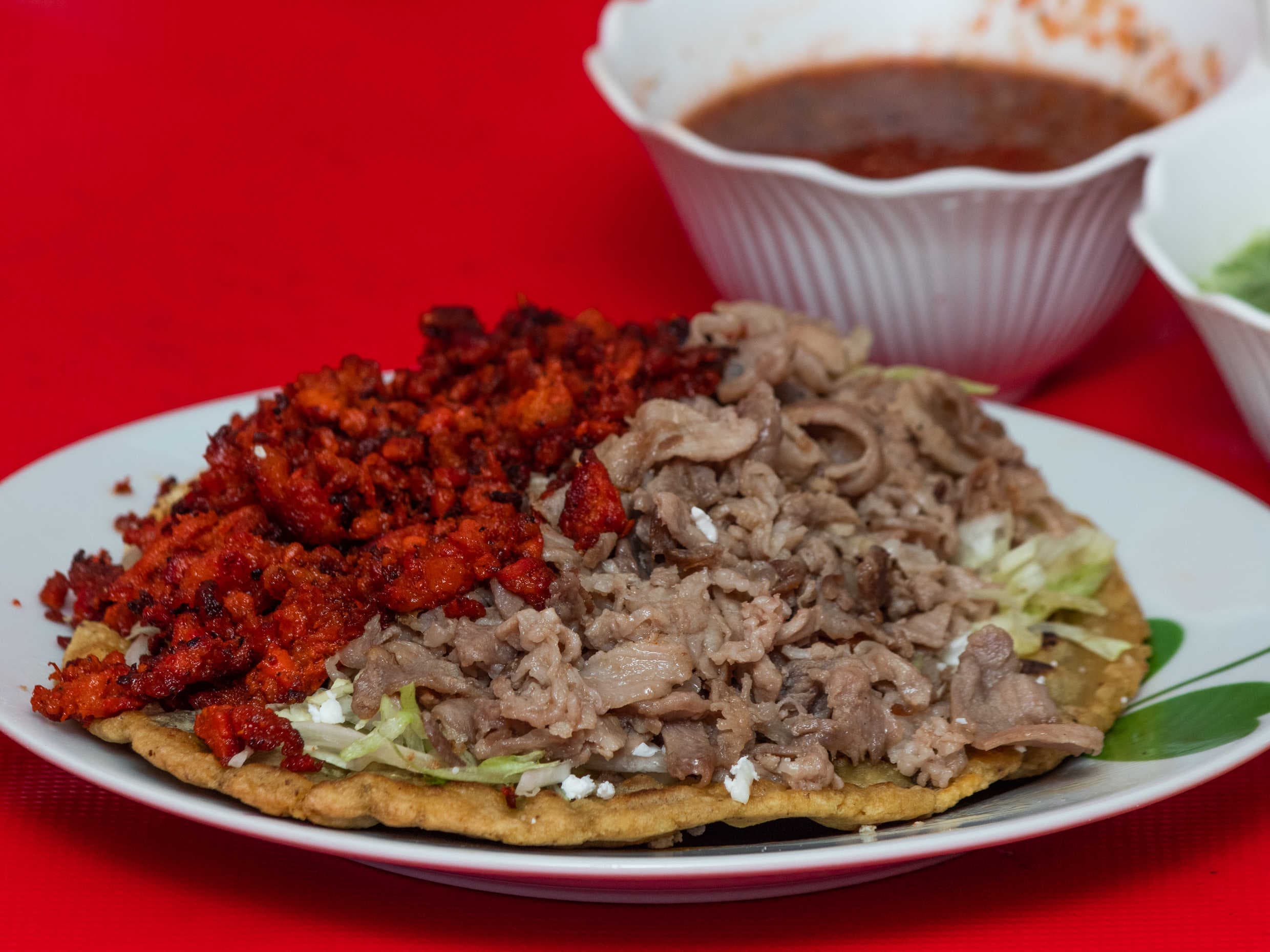 Huarache de longaniza