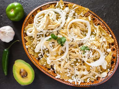 CHILAQUILES CON CARNE ASADA