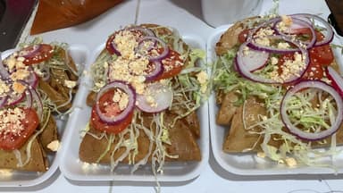 5 Tacos de Papa con Agua Fresca del Dia