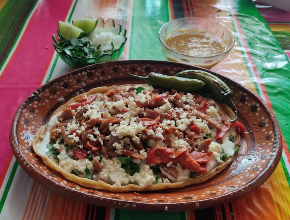 SOPE CON GUISADO ESPECIAL