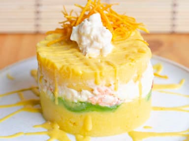 Causa de Calamar y Langostinos