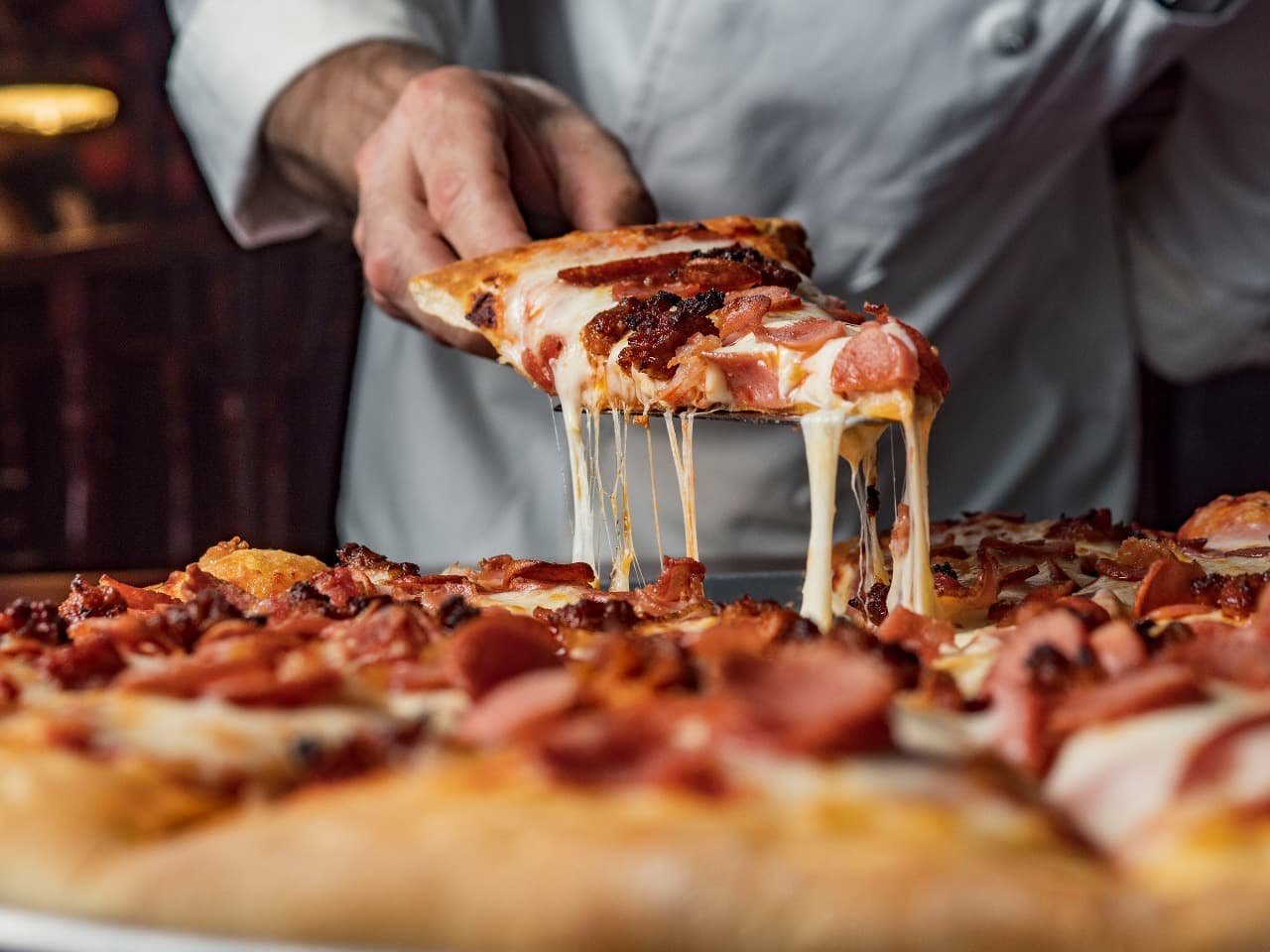 Pizza de Carnes Frías Mediana