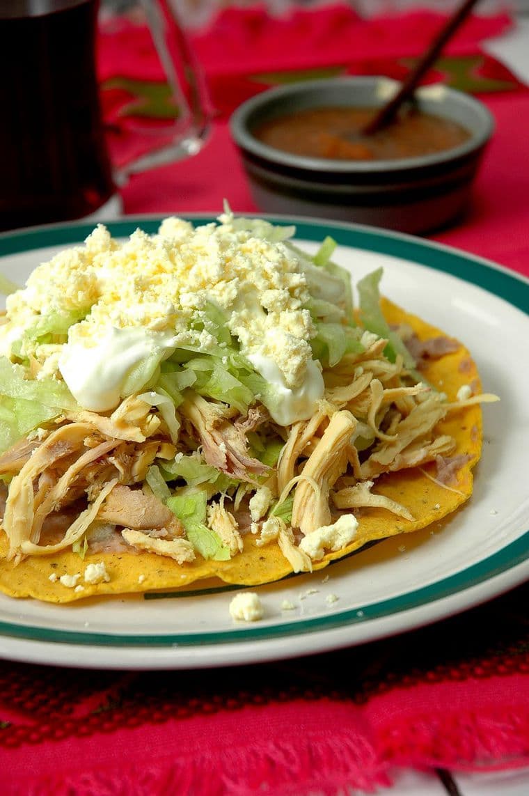 Chalupa de Pollo