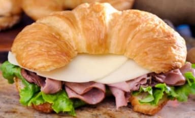 Cuernito de Jamón con Manchego