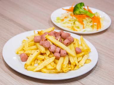 Salchipapa