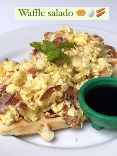 Waffle con Huevo