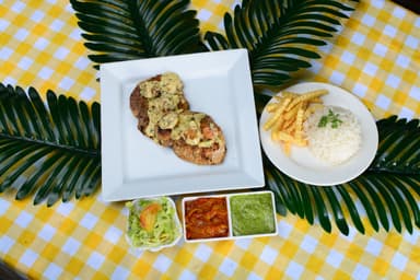 Lomo en Salsa de Camarón.