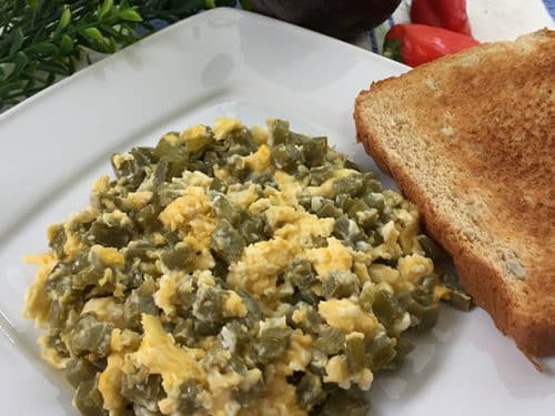 Huevos con Nopal
