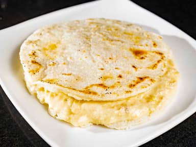 Arepa Pollo Queso