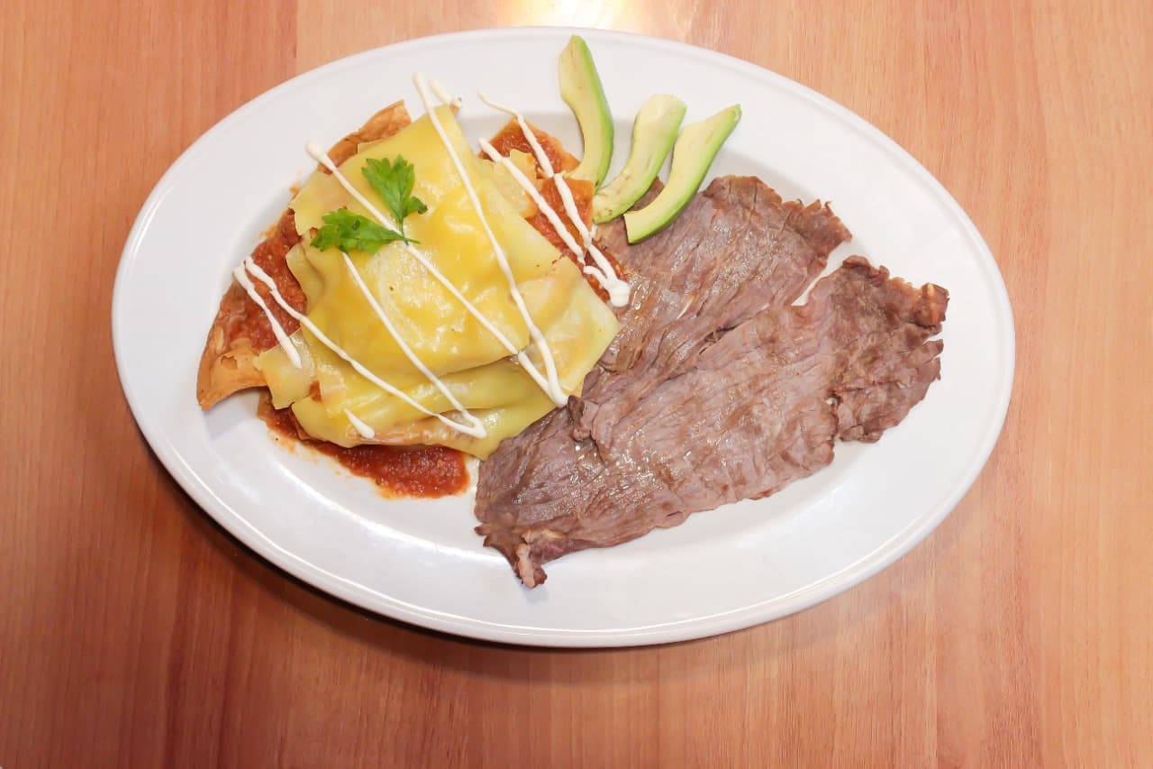 Cecina de Res con Chilaquiles