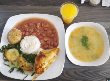 Almuerzo con Presa de Pollo Apanado