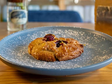 Galleta Artesanal de Chocolate Banco y Blueberry