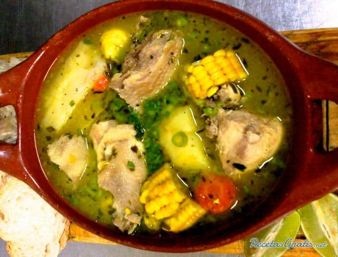 Sancocho con Las 3 Carnes