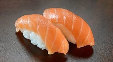 Nigiri de salmón