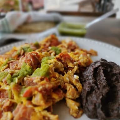 Huevos con Tocino