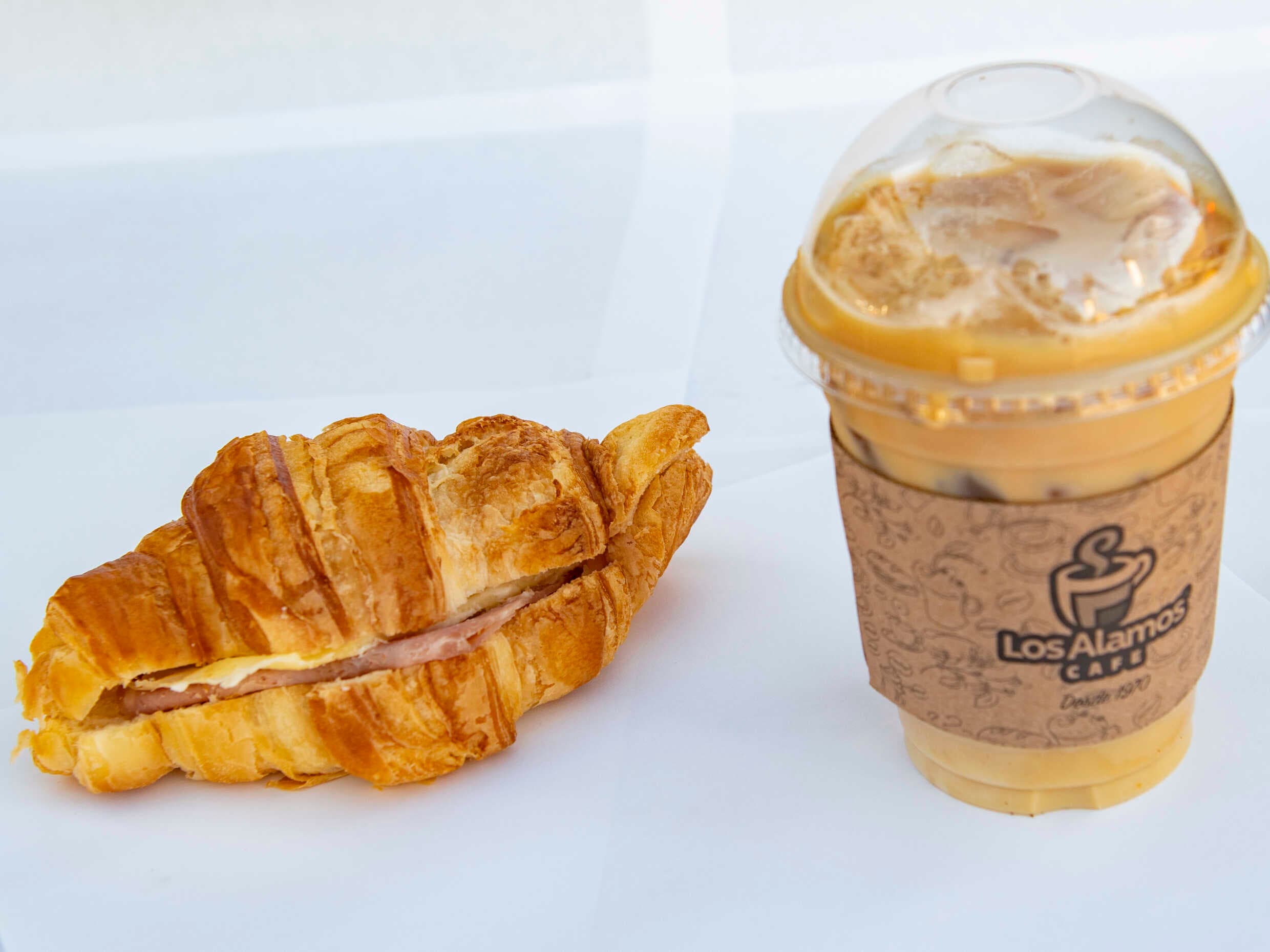 Individual Capuccino Rocas + Croissant J&Q