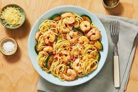 Espaguetis con Camarones en Salsa de Tomate