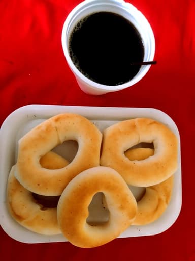 3 Productos de Queso con Café Negro