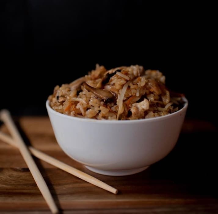 Combo Rollo Emp Chipo roll + Yakimeshi Tampico