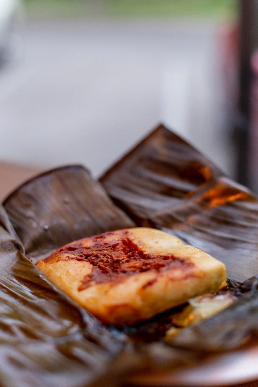 Tamal oaxaqueño: verde, carne de puerco